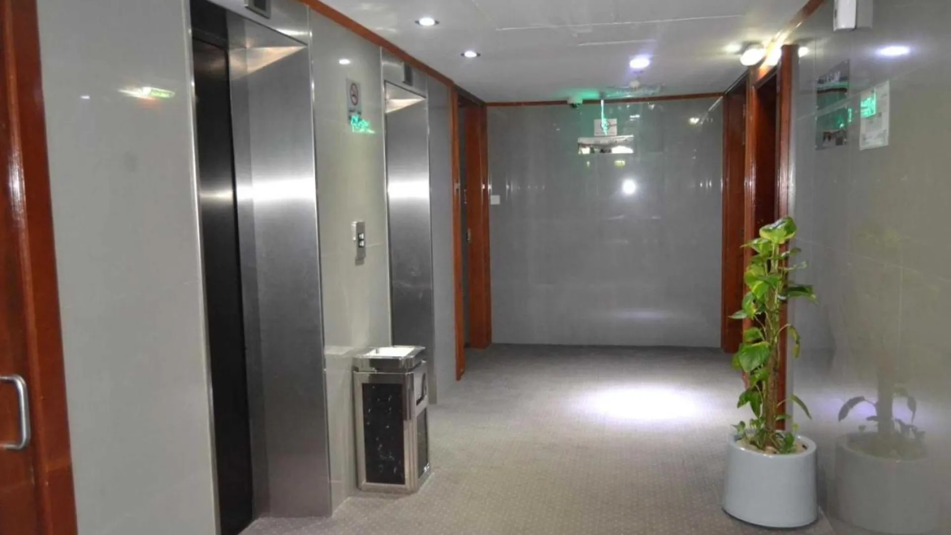 Belvilla Top Stars Hotel Near Gold Souk Abou Dabi